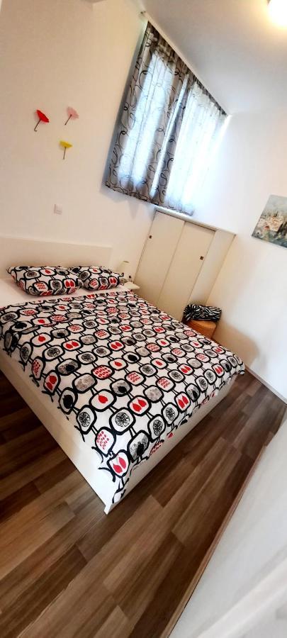 Apartments Marita Ston Luaran gambar