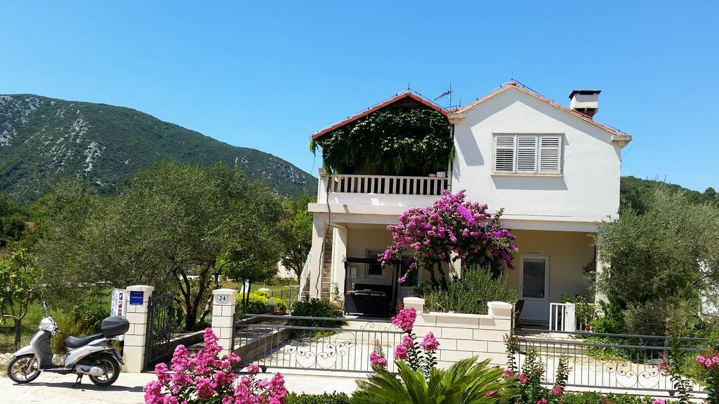 Apartments Marita Ston Luaran gambar